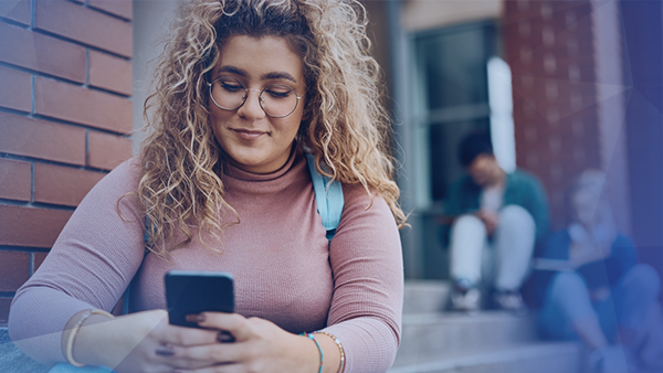 girl student texting