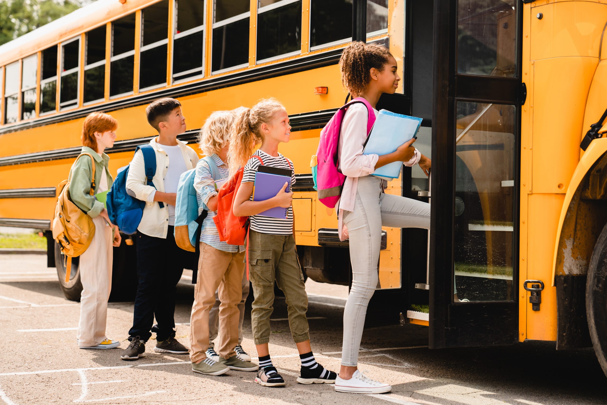 kids-school-bus kids getting on school bus