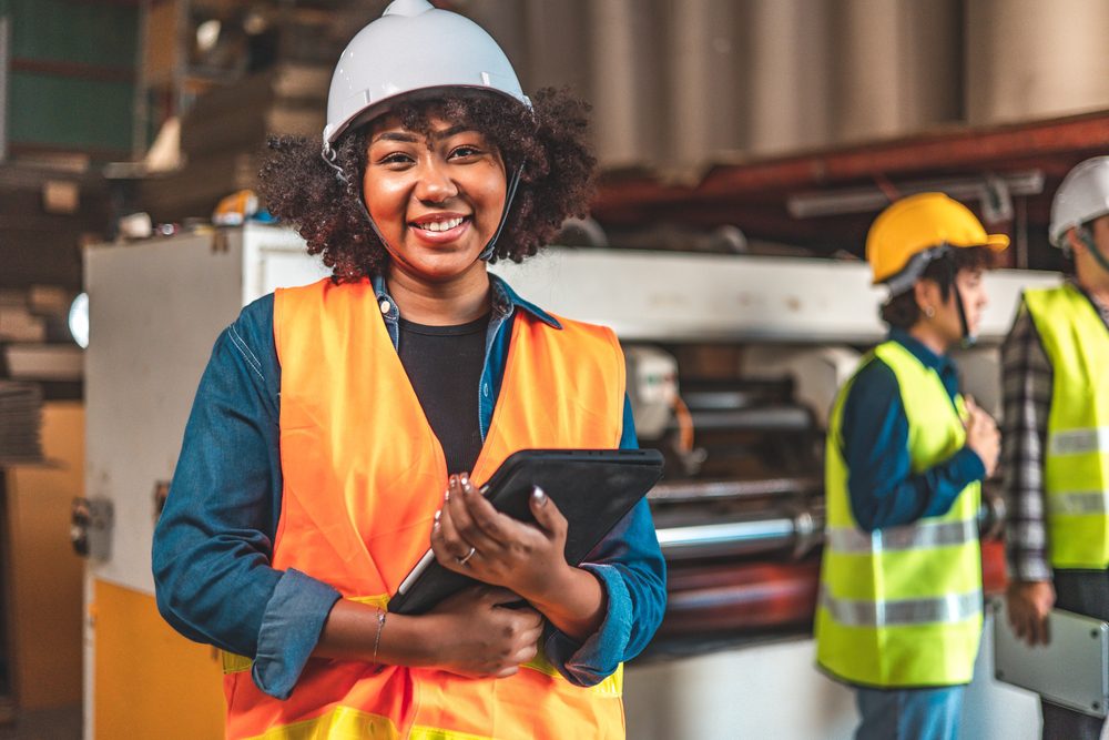 woman-vest-hard-hat-manufacturing